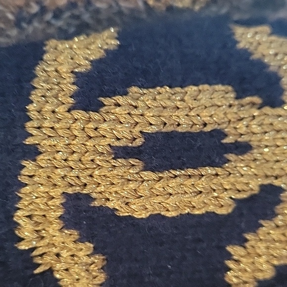 Chanel Navy cashmere knit sweater - Picture 4 of 10